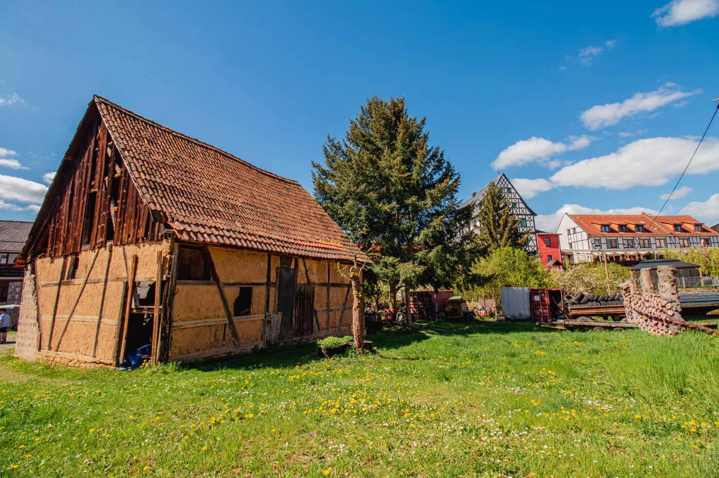 Scheune und Garten