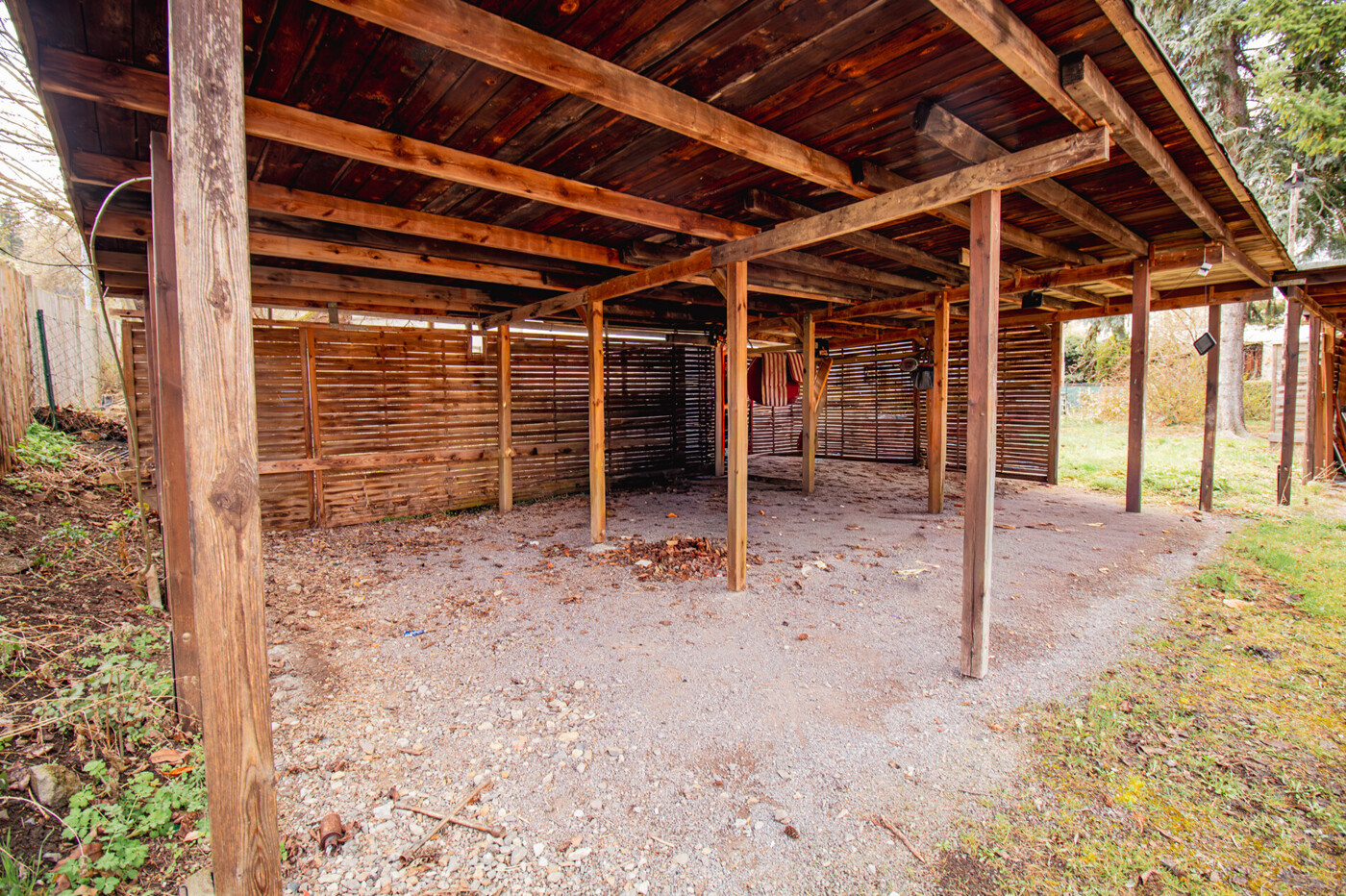 großes Carport 2