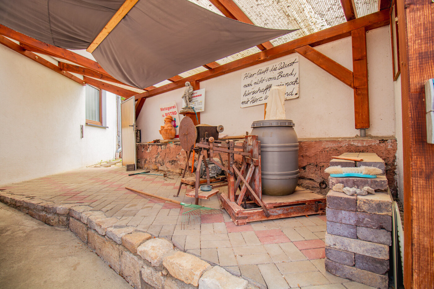 überdachte Terrasse