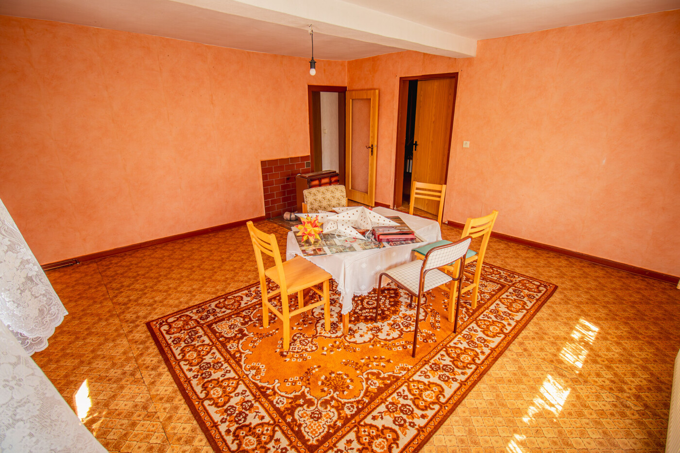 OG-Wohnzimmer mit Kaminanschluss
