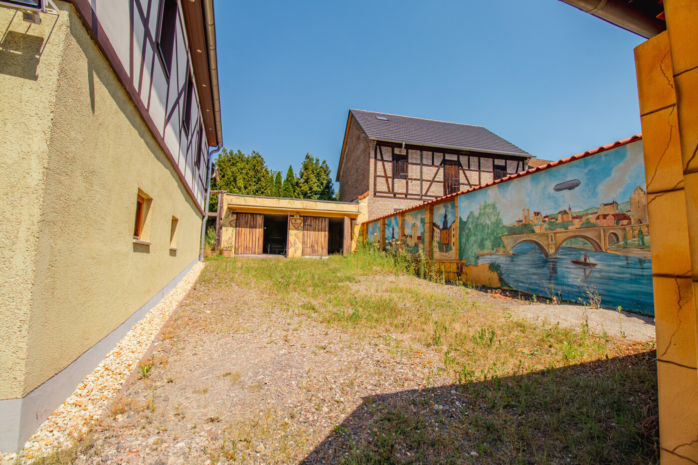 Garagen und Parkplätze