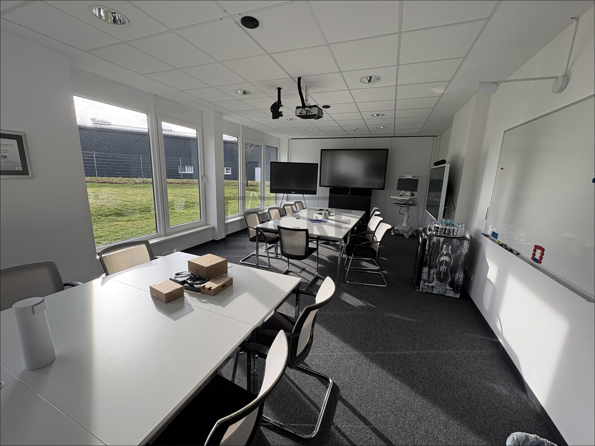 Im Exklusivmandat: Neuwertige Gewerbeimmobilie mit Bürogebäude und Lagerhalle in Friedrichsdorf, Ansicht 13