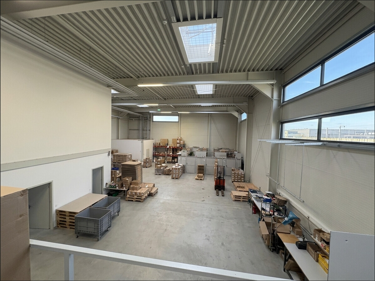 Im Exklusivmandat: Neuwertige Gewerbeimmobilie mit Bürogebäude und Lagerhalle in Friedrichsdorf, Ansicht 8