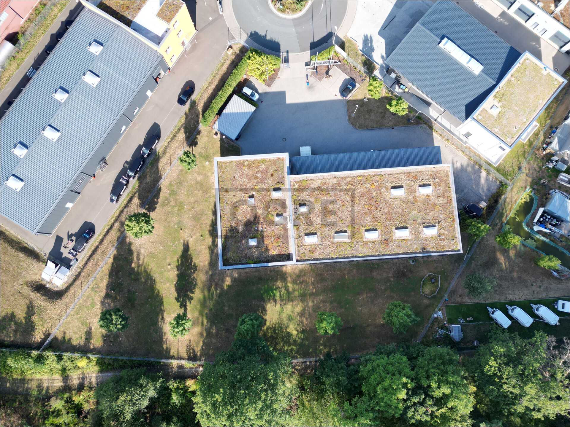 Im Exklusivmandat: Neuwertige Gewerbeimmobilie mit Bürogebäude und Lagerhalle in Friedrichsdorf, Ansicht 3