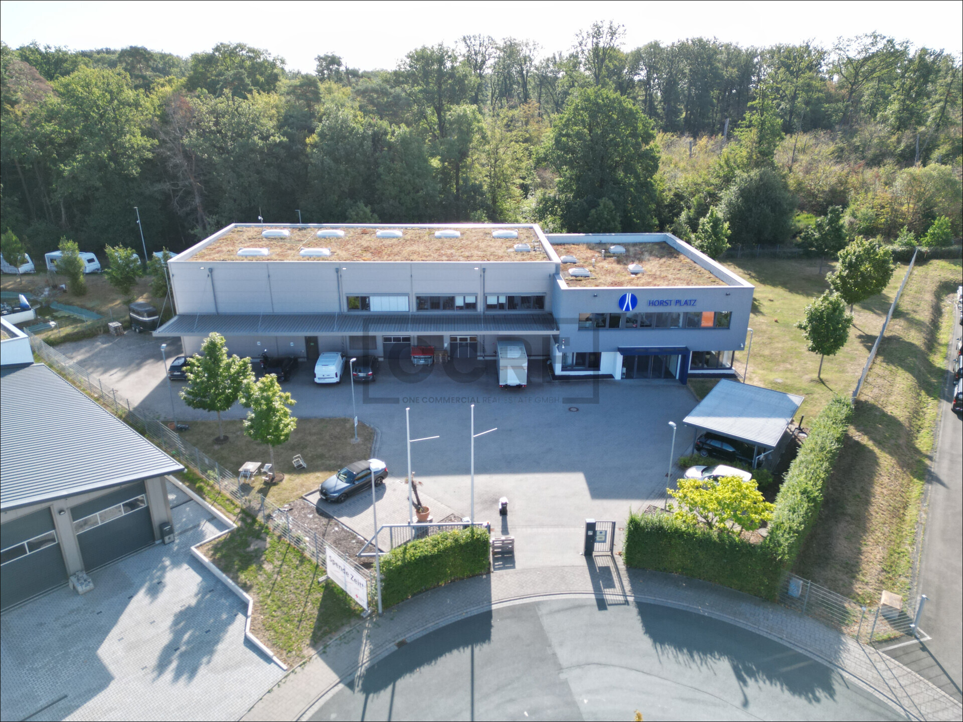 Im Exklusivmandat: Neuwertige Gewerbeimmobilie mit Bürogebäude und Lagerhalle in Friedrichsdorf