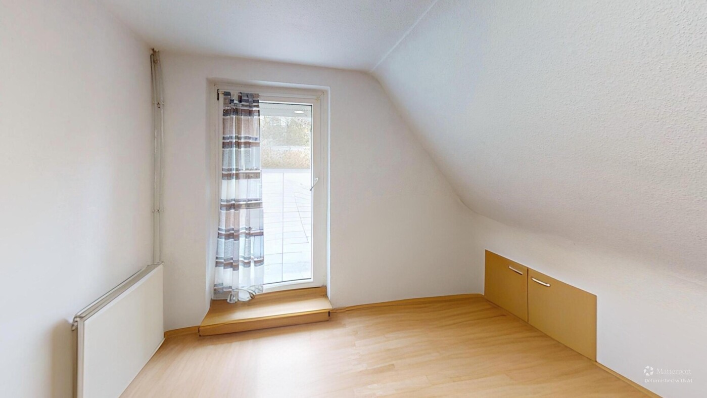 Immobilienportal On Office Detailansicht 16 Ein-Haus-fur-jede-Lebenssituation-Wohnen-Arbeiten-barrierefrei-Mehrgenerationen-oder-Vermietung-Bedroom-Defurnished 2