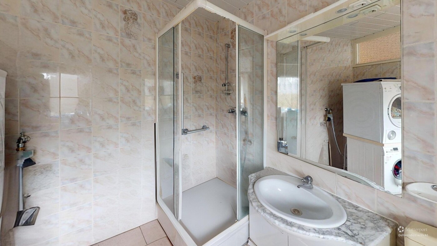 Immobilienportal On Office Detailansicht 15 Ein-Haus-fur-jede-Lebenssituation-Wohnen-Arbeiten-barrierefrei-Mehrgenerationen-oder-Vermietung-Bathroom-Defurnished 2