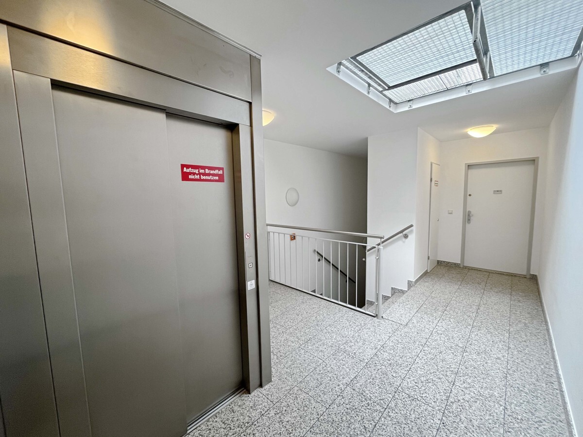 Stiegenhaus/Aufzug