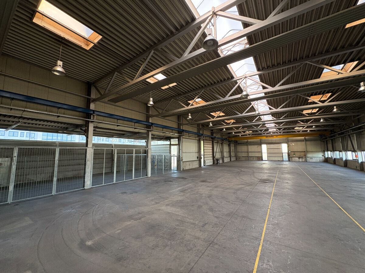 Lagerhalle Foto 1