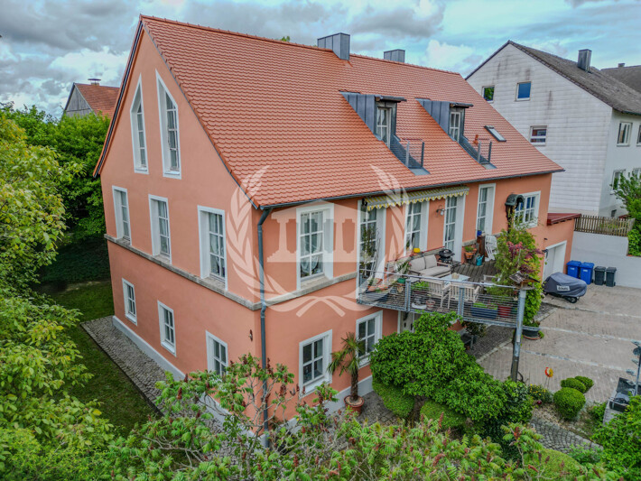 Historisches ehemaliges Schulgebäude mit Einliegerwohnung und Wellnessbereich in Bad Abbach-Peising!