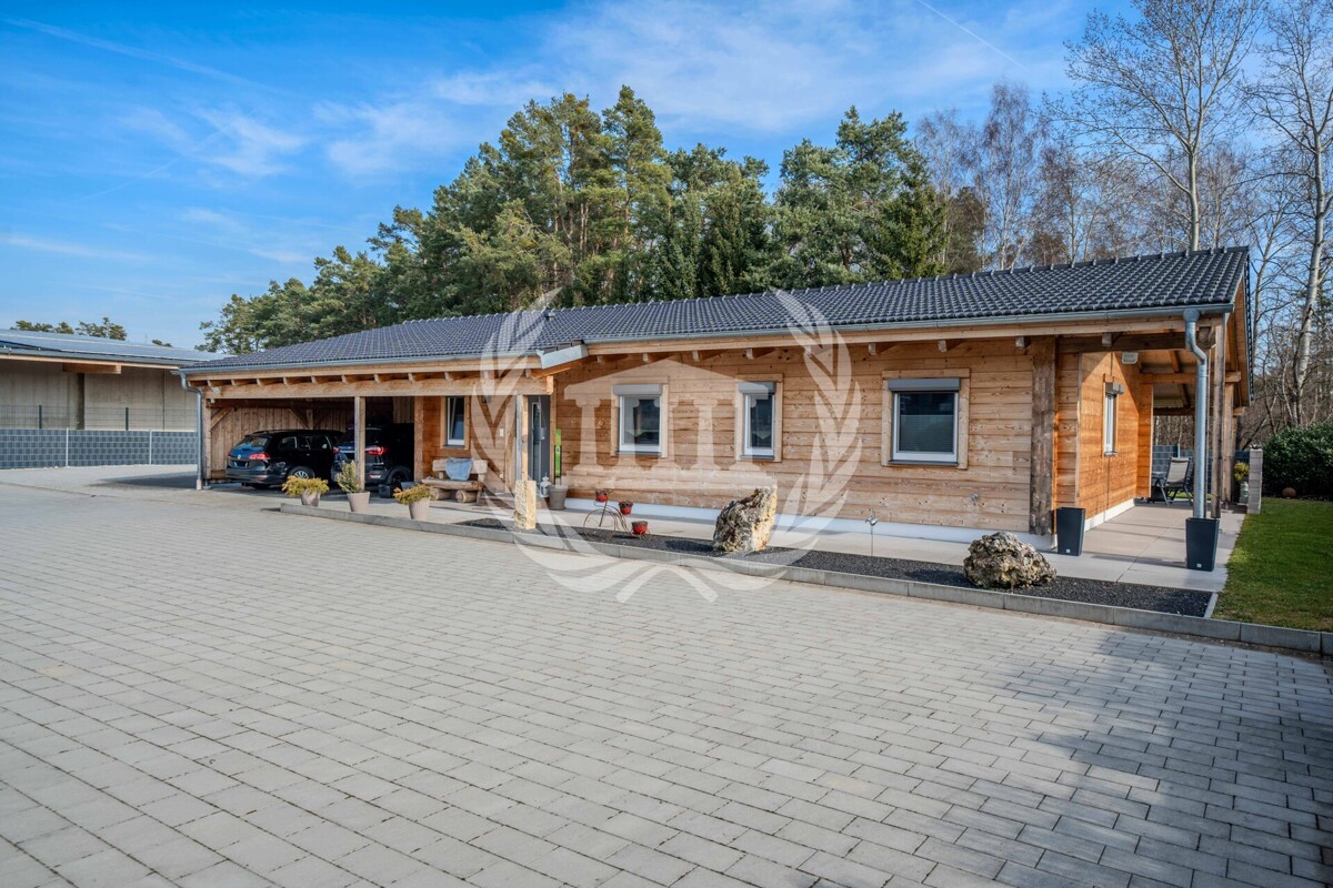 Arbeiten & Wohnen vereint – Modernes Wohn- und Geschäftshaus auf großzügigem Grundstück!