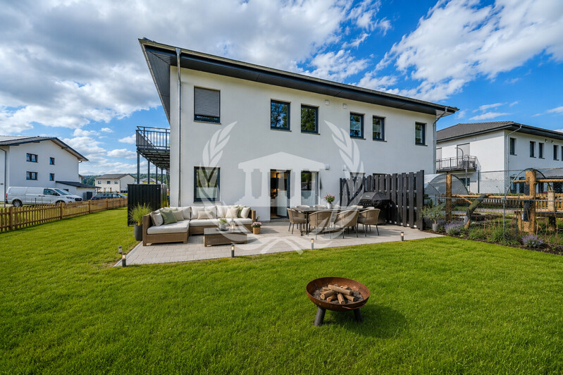 KfW55: Traumhafte 3-Zi Gartenwohnung in Kirchroth | Wärmepumpe | BJ 2025 | Stellplatz