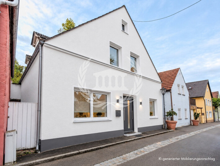 Wohnen mitten in Burglengenfeld | Stadthaus mit 136 m² & 2 Garagen!
