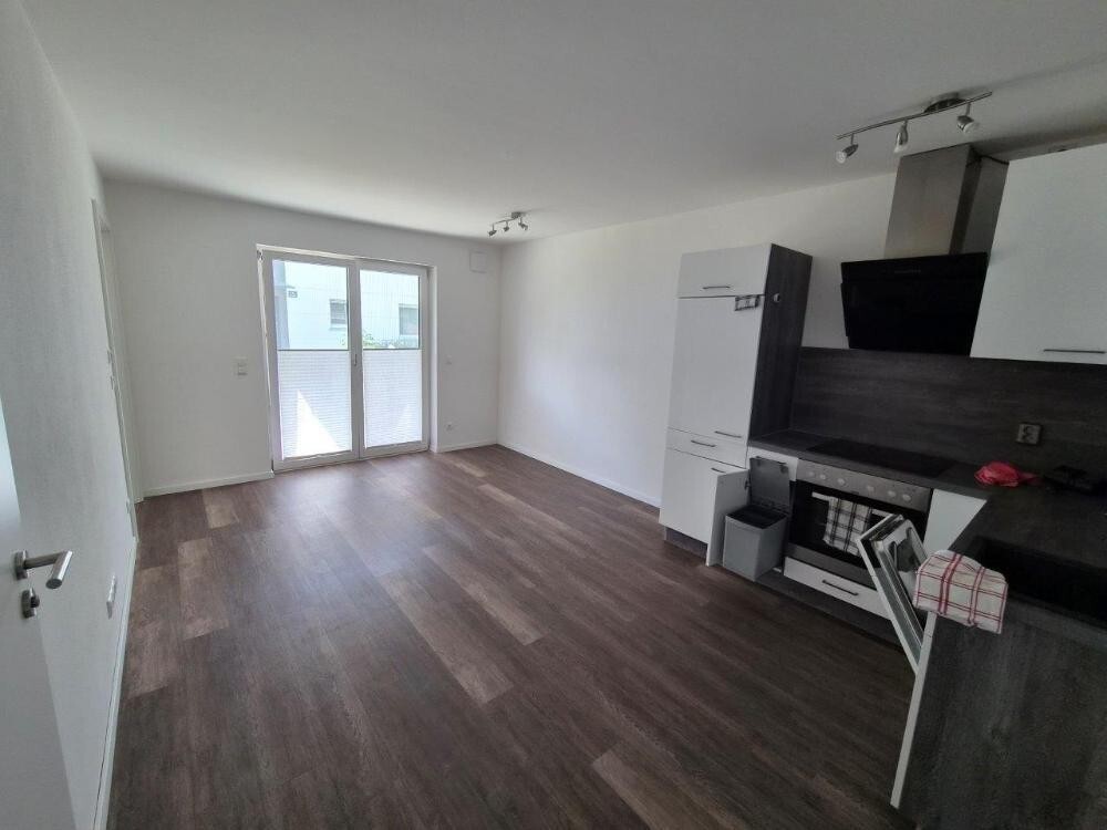 Wohnzimmer und Küche inkl. EBK