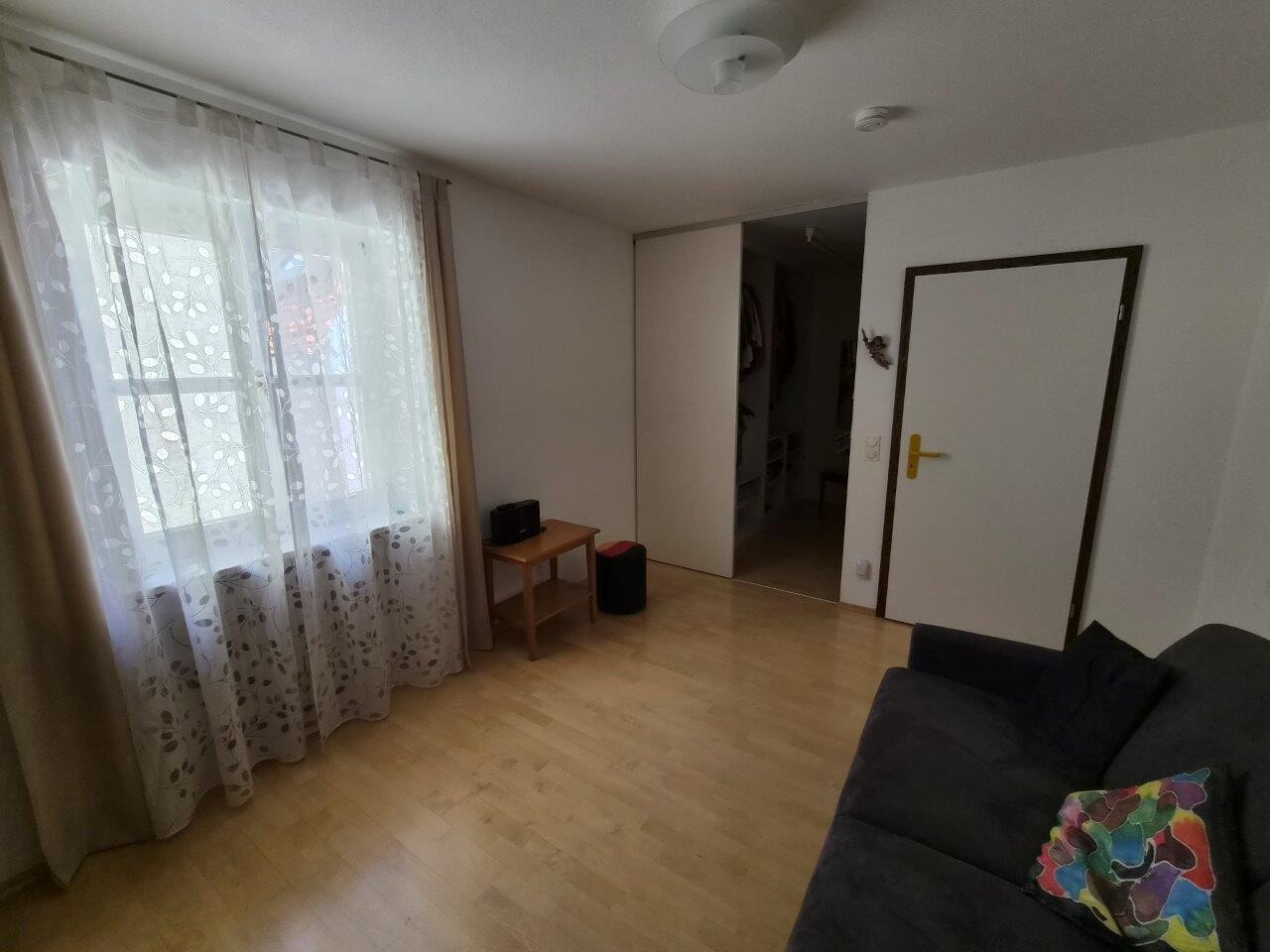Kinderzimmer mit Ankleide