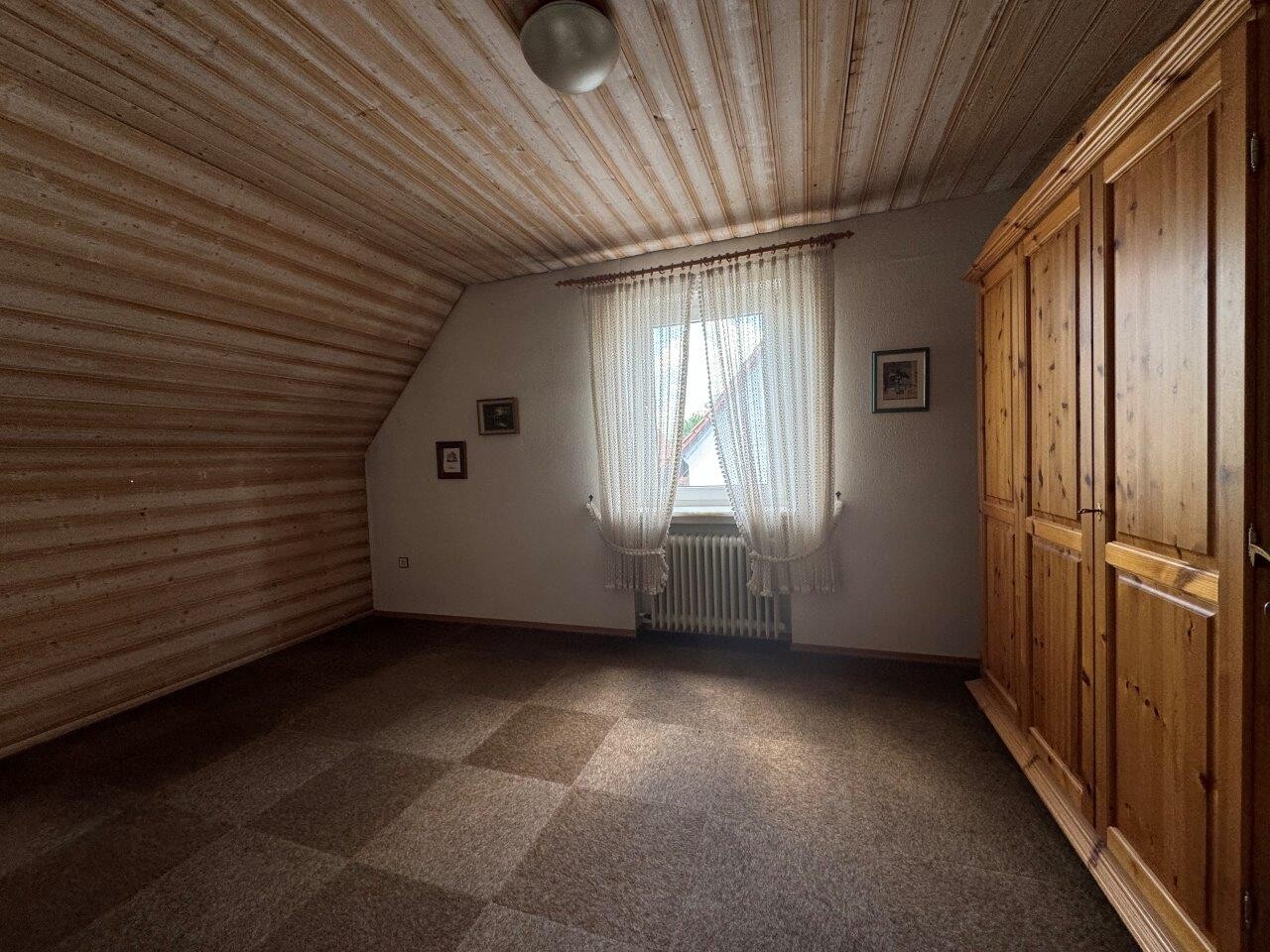 Schlafzimmer DG