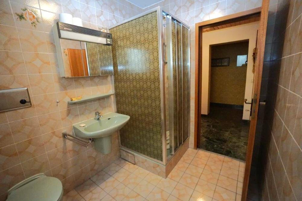 Gästebadezimmer UG