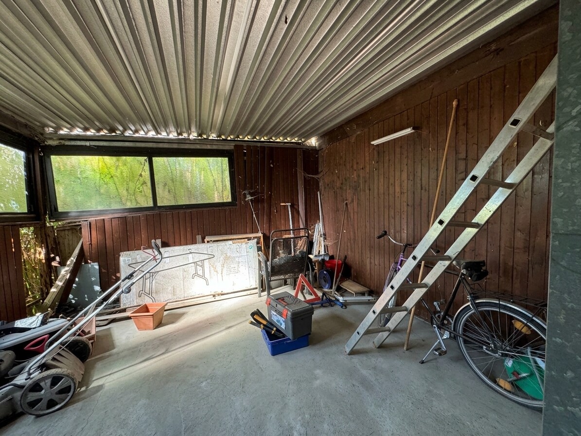 Überbaute Terrasse - KI-generiert