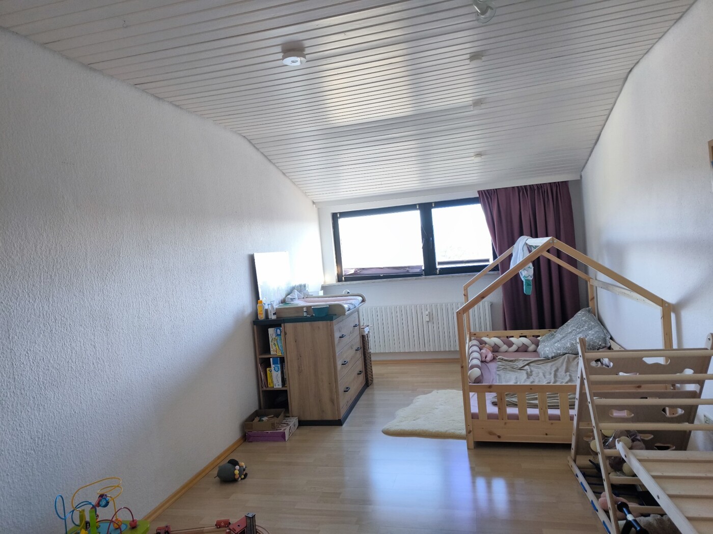 Kinder-/Arbeitszimmer