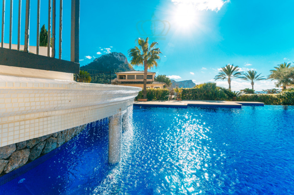 Blick über den Pool