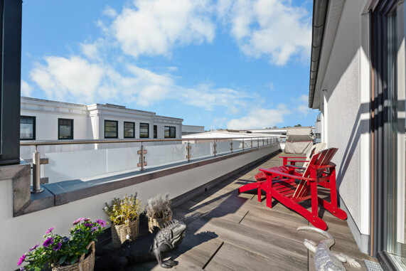 großzügige Dachterrasse