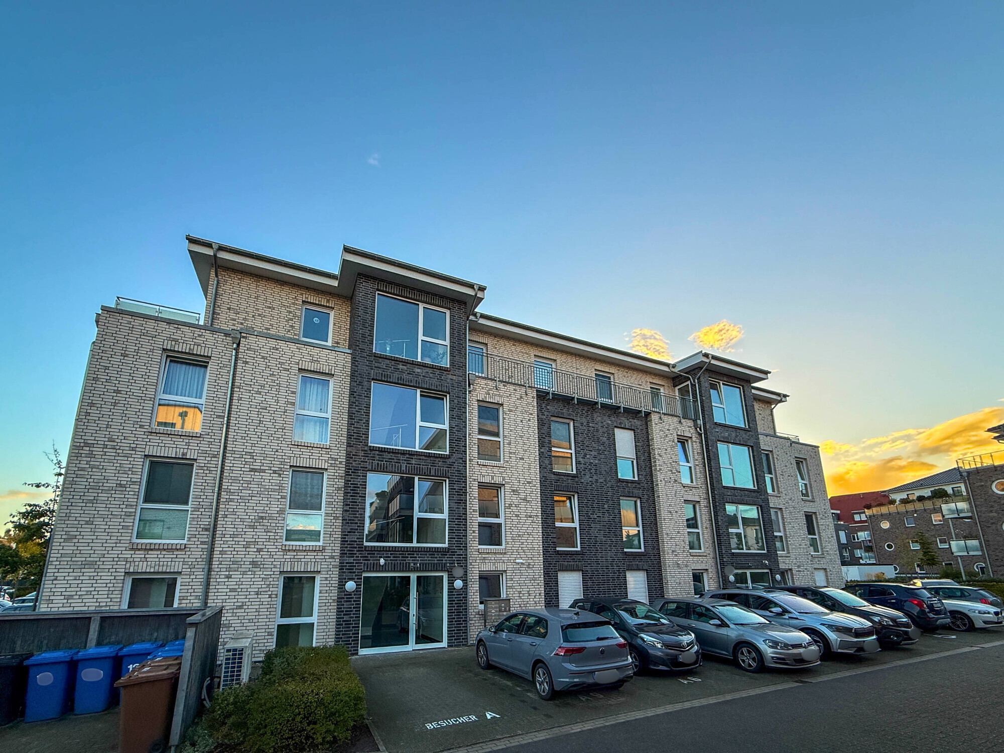 Moderne 3-Zimmer-ETW, KfW 55, mit Balkon – zentral in Westerstede, vermietet