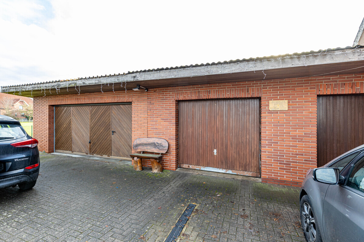 Stellplätze und Garagen