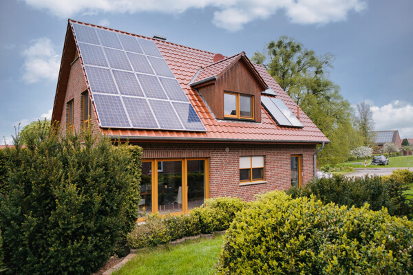 Seitliche Hausansicht