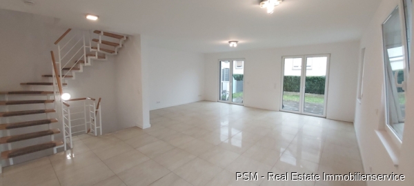 Wohnzimmer mit Terrasse