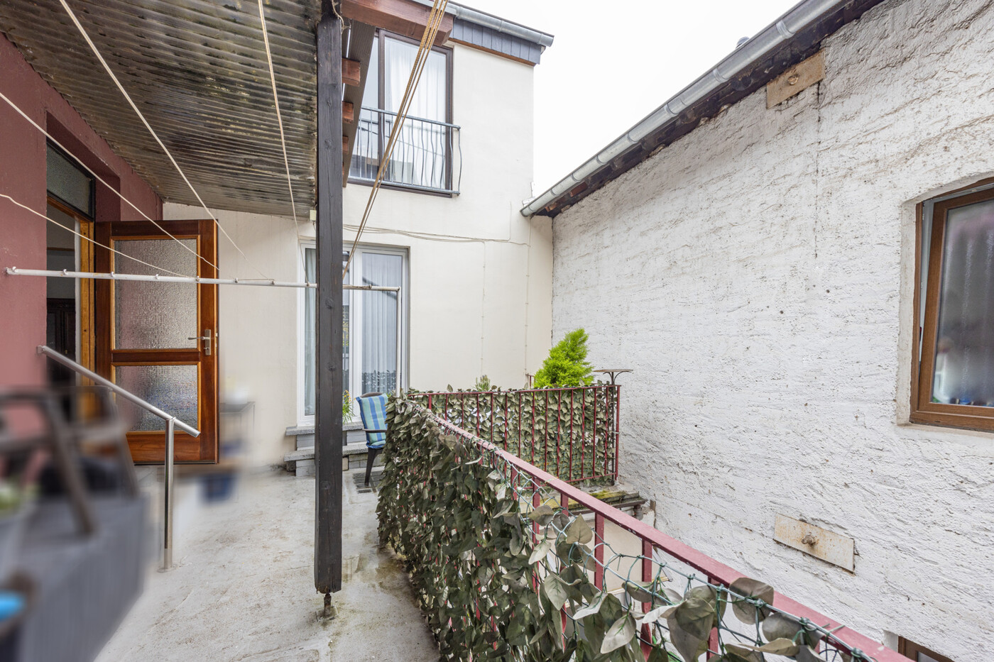 großer Balkon OG