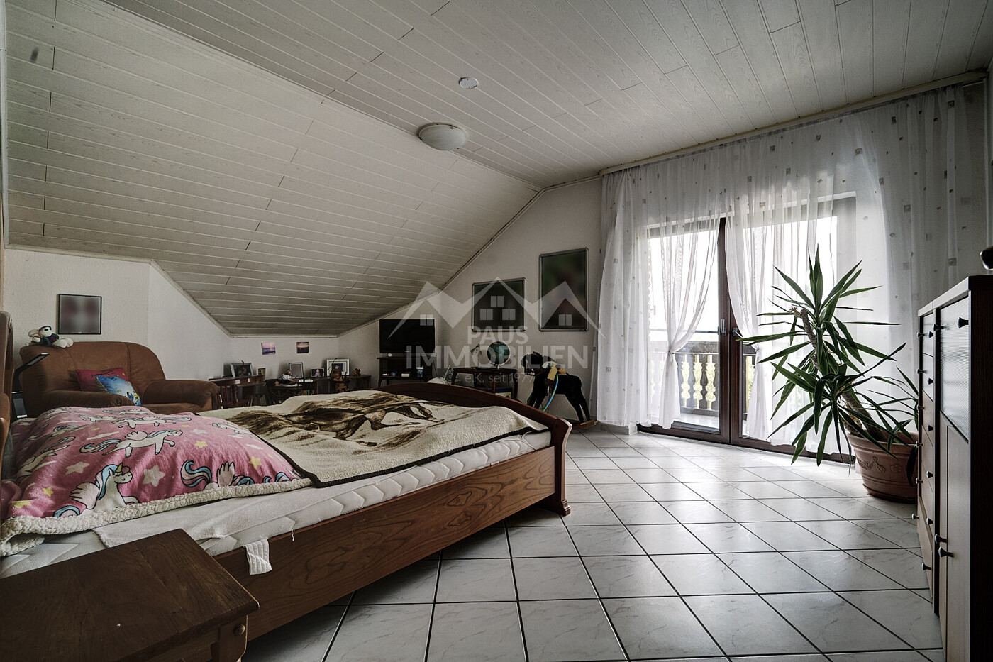 Schlafzimmer DG