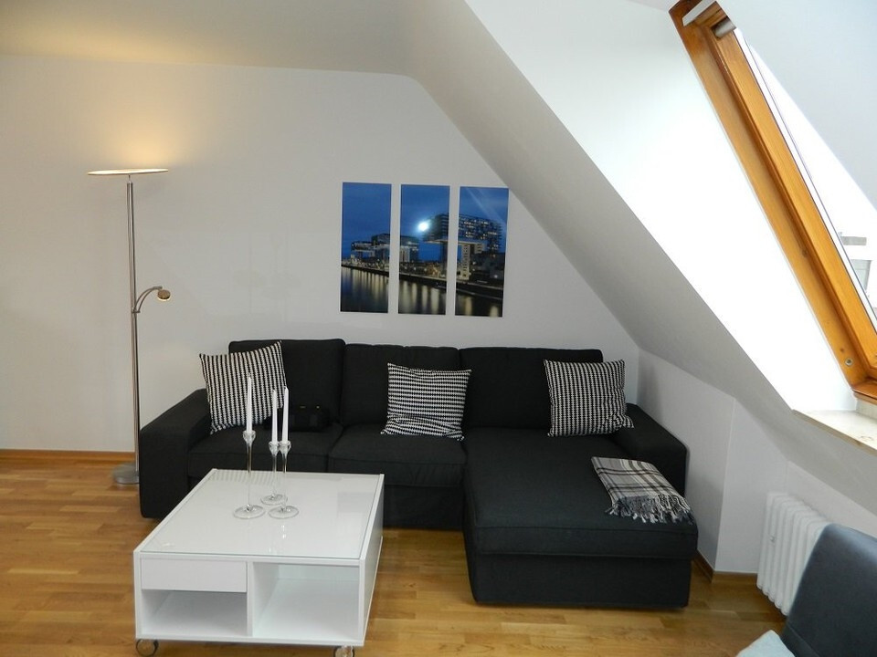 alle Kosten inklusive! Top-möblierte Dachgeschosswohnung - Foto 5