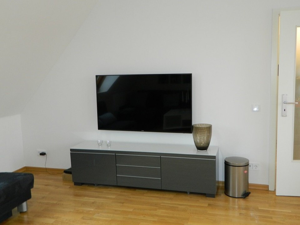 alle Kosten inklusive! Top-möblierte Dachgeschosswohnung - Foto 2