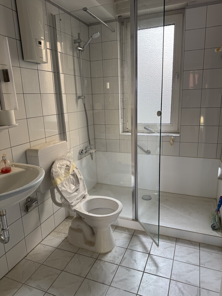 Mitten in der Stadt neu renoviert, kleiner Balkon! - Foto 1