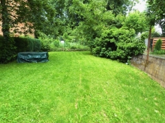 Grünflache hinter dem Haus
