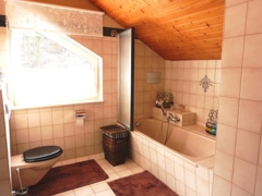 Badezimmer 1 DG