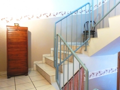 Treppe zum Wohngeschoss