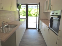 Neue, schicke Einbauküche