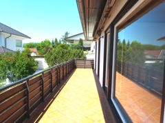 Schöner Sonnenbalkon