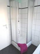 Dusche im Badezimmer