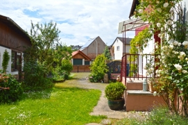 Blick zum Eingangstor