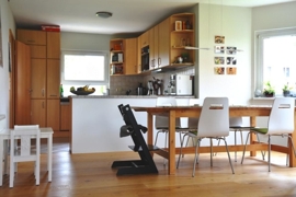 Offene Küche und Essbereich