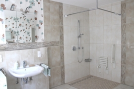 Modernes Tageslichtbad