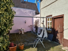 Gemütliche Sitzecke im Hof