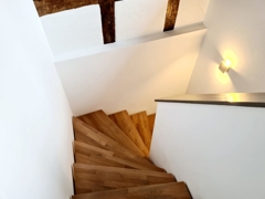 Treppe zum Obergeschoss
