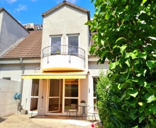 Ansicht mit Terrasse