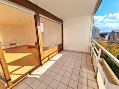 Schöne, große Loggia