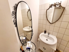 Toilette mit Vorraum 