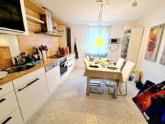Küche mit Essplatz 