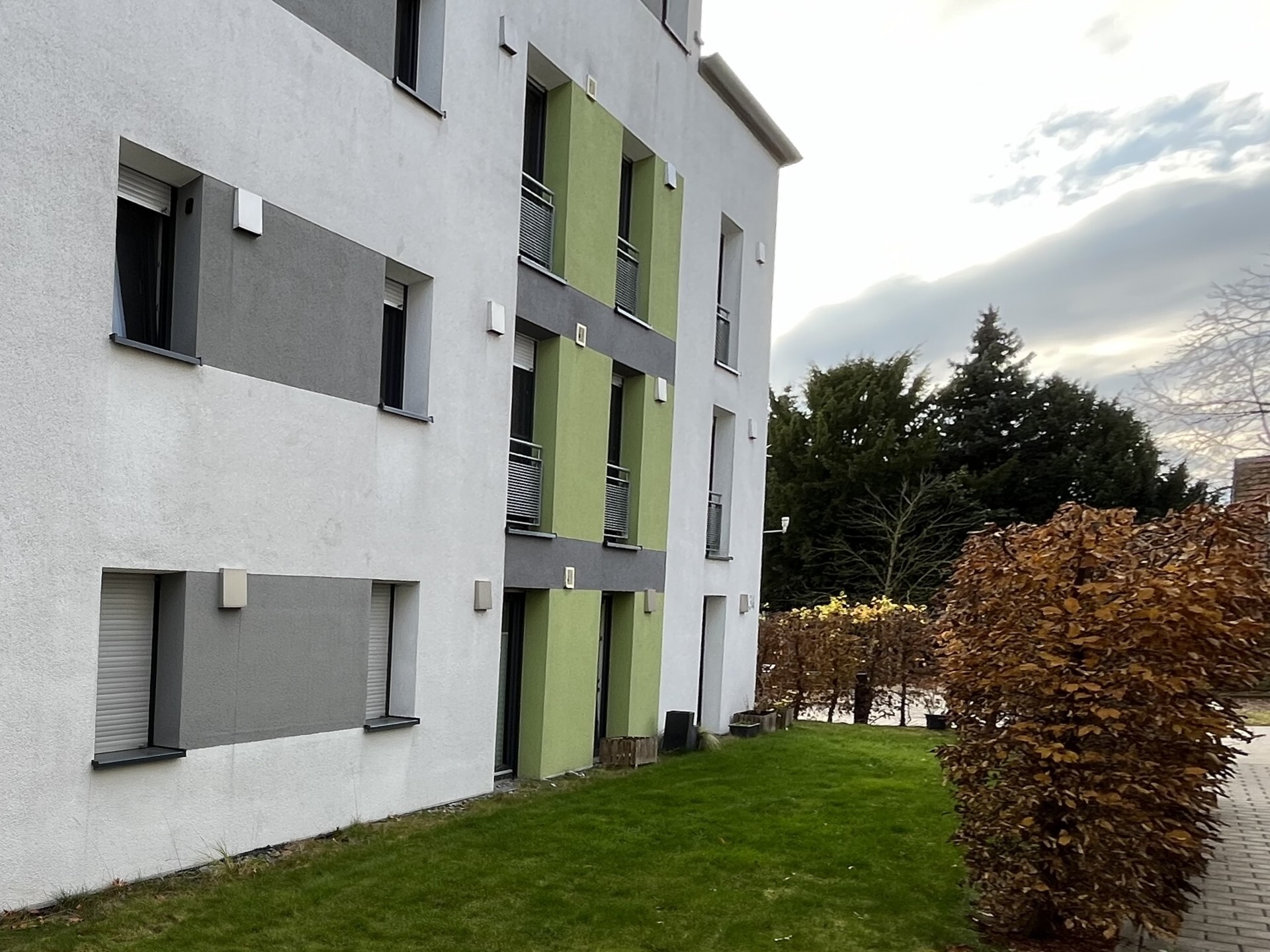Estate Picture